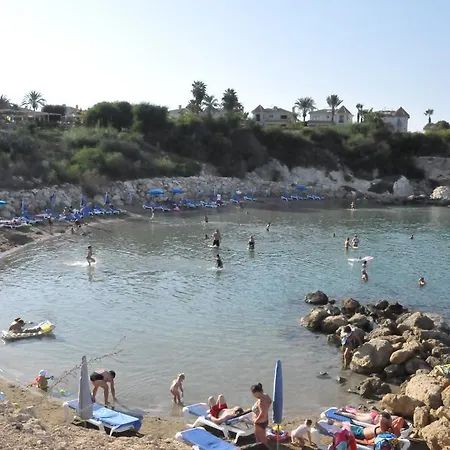 Emerald * Paralimni